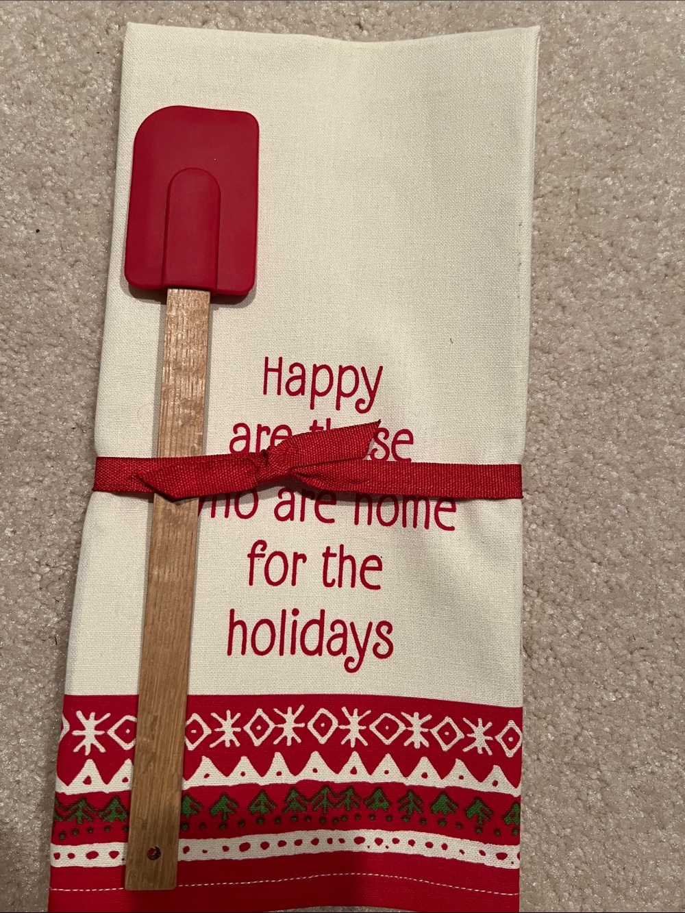 Hallmark Holiday Kitchen Tea Towel Set with Red Spatula never used